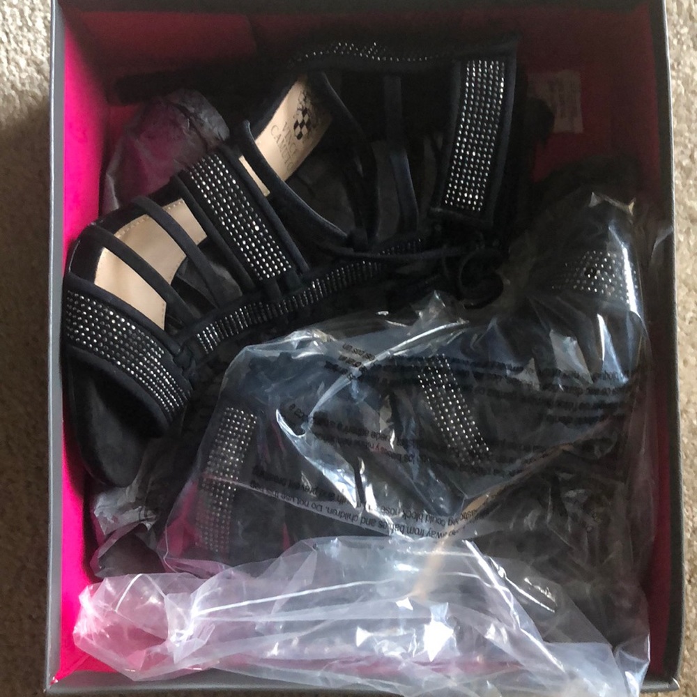 Vince Camuto Ricarda Embellished Cage Heel in Blk - Picture 3 of 4
